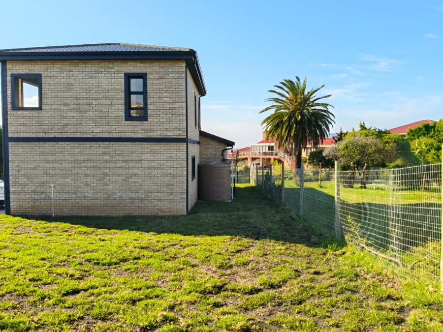 3 Bedroom Property for Sale in Wavecrest Eastern Cape